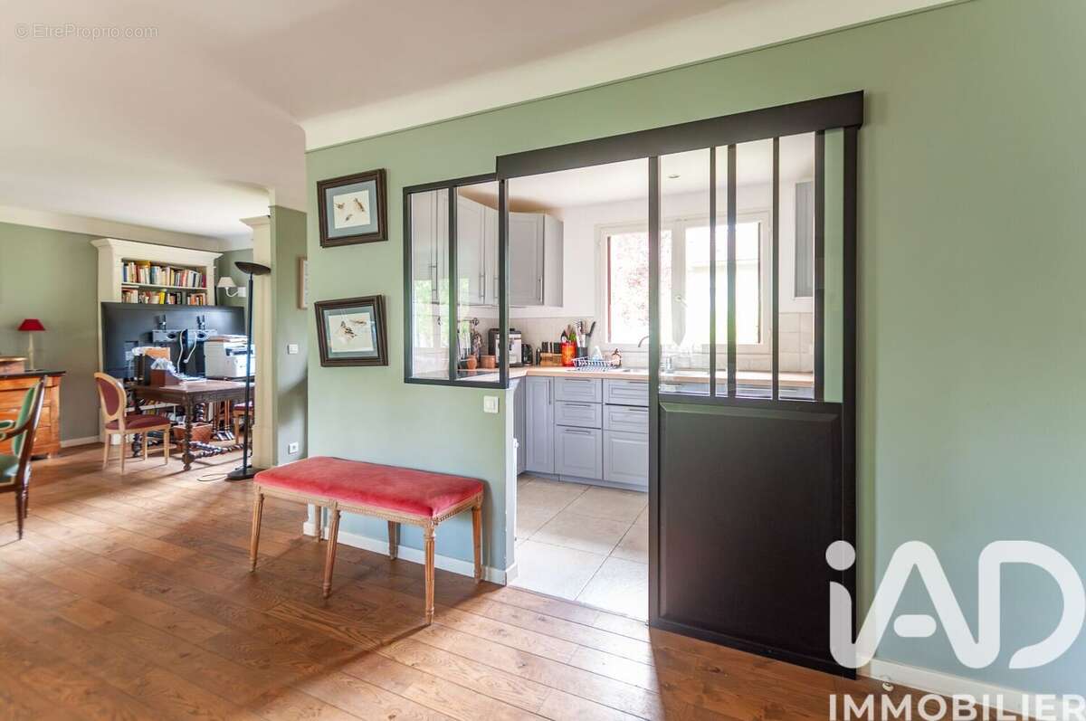 Photo 7 - Maison à LA CELLE-SAINT-CLOUD