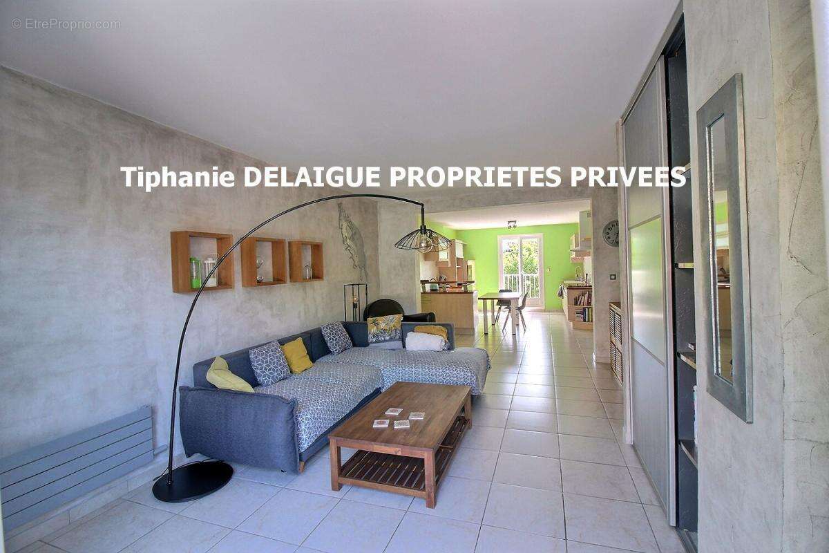 Appartement à SAINT-PRIEST-EN-JAREZ