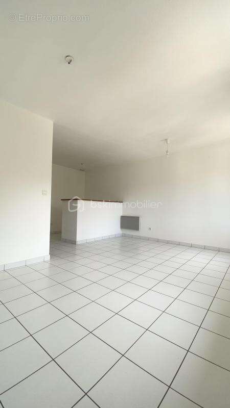 Appartement à LENTILLY