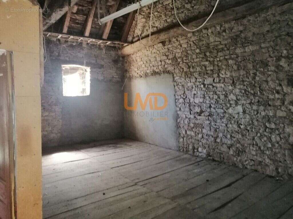 Maison à VALADY