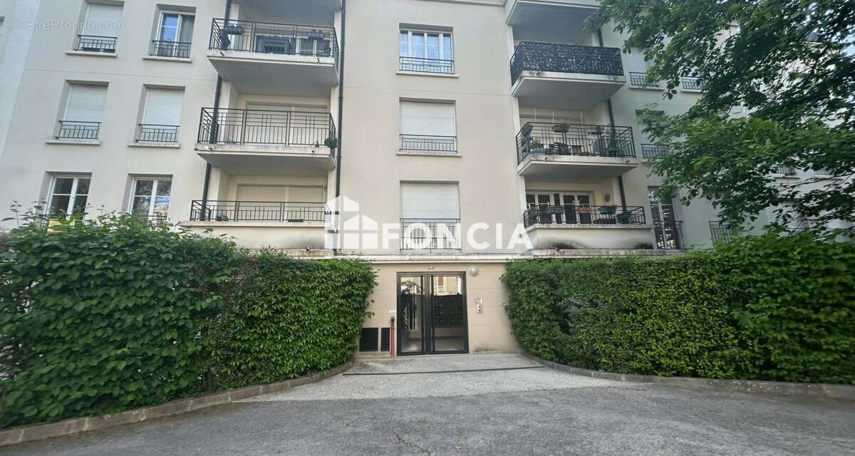 Appartement à LE PLESSIS-TREVISE