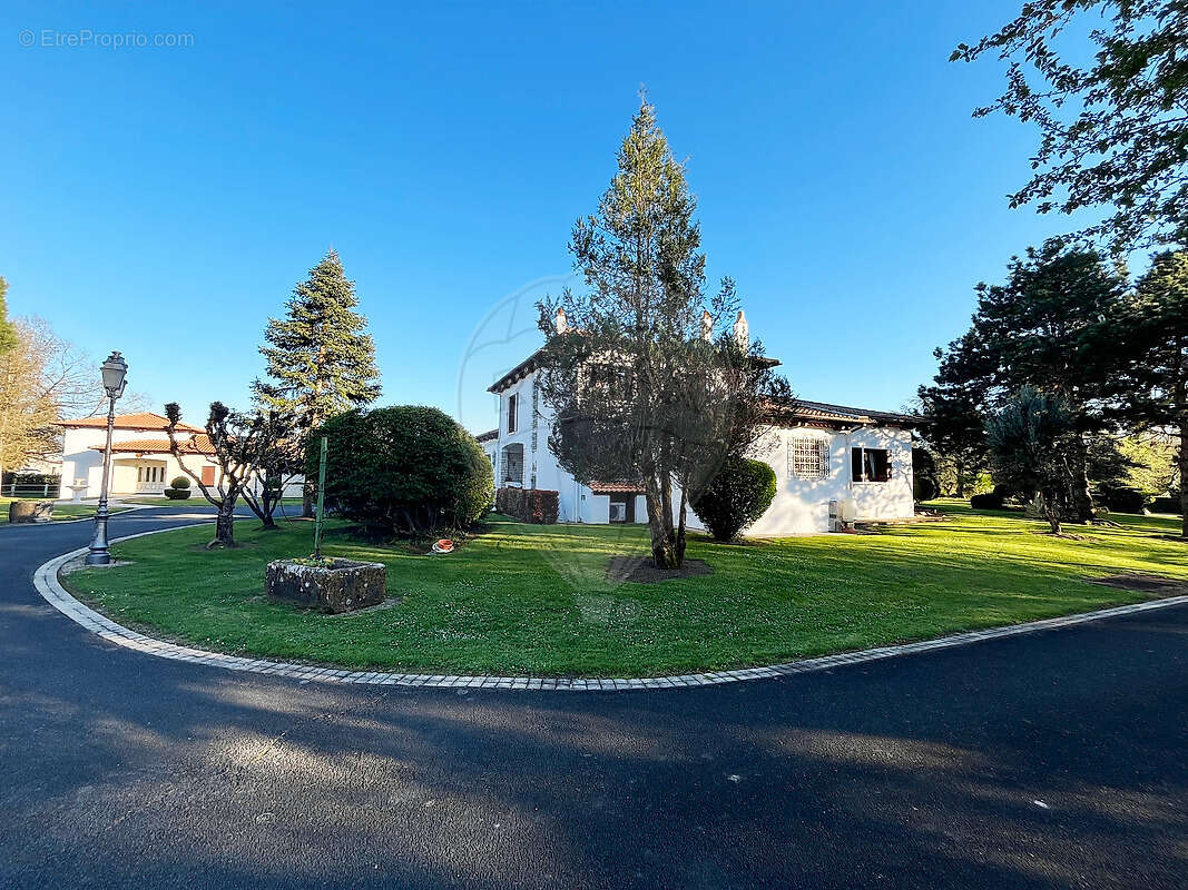 Maison à FONTCOUVERTE