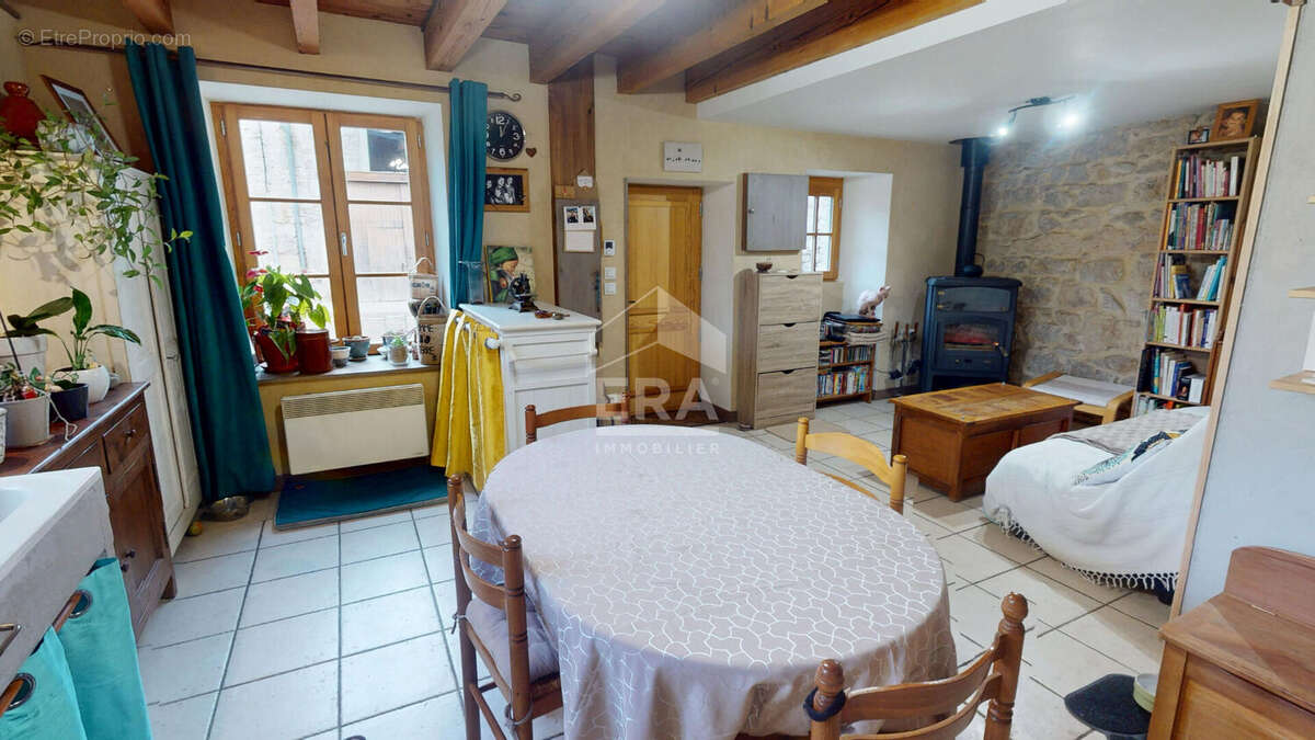 Maison à MERIGNAT