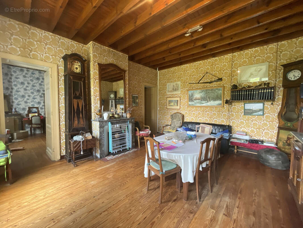 Maison ancienne sur un parc de 18 000 m2 - photo 8