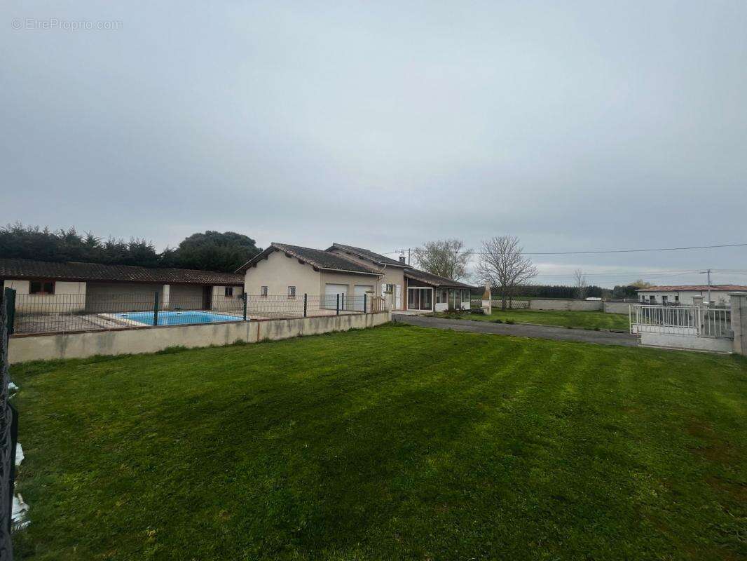 Maison à LAMASQUERE