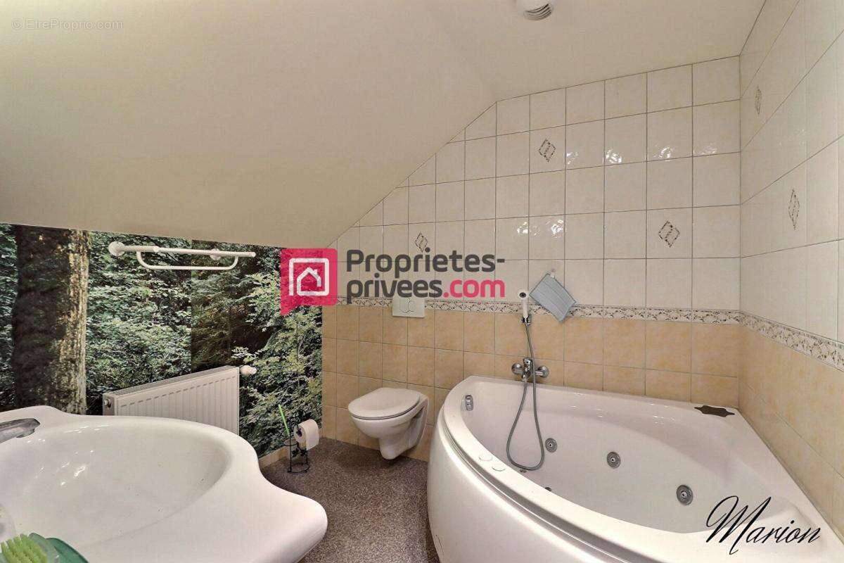 Maison à MAIGNELAY-MONTIGNY