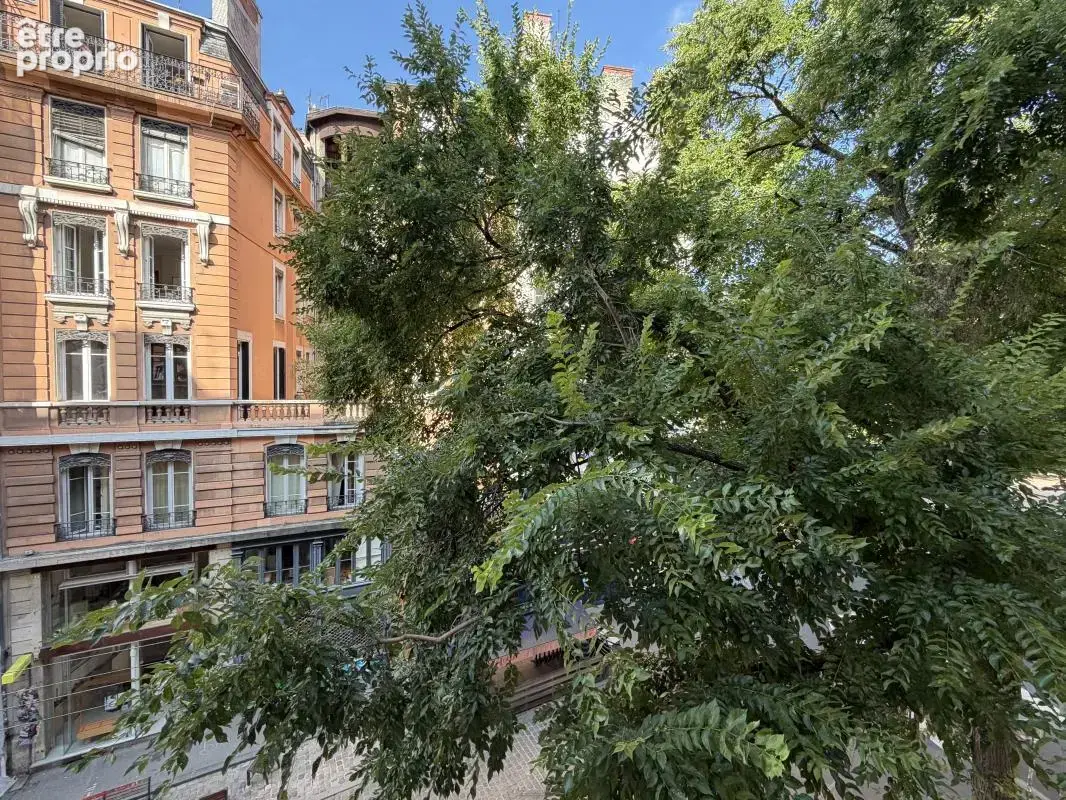 Rue Sergent Blandan - T4 de 92m² - photo 8