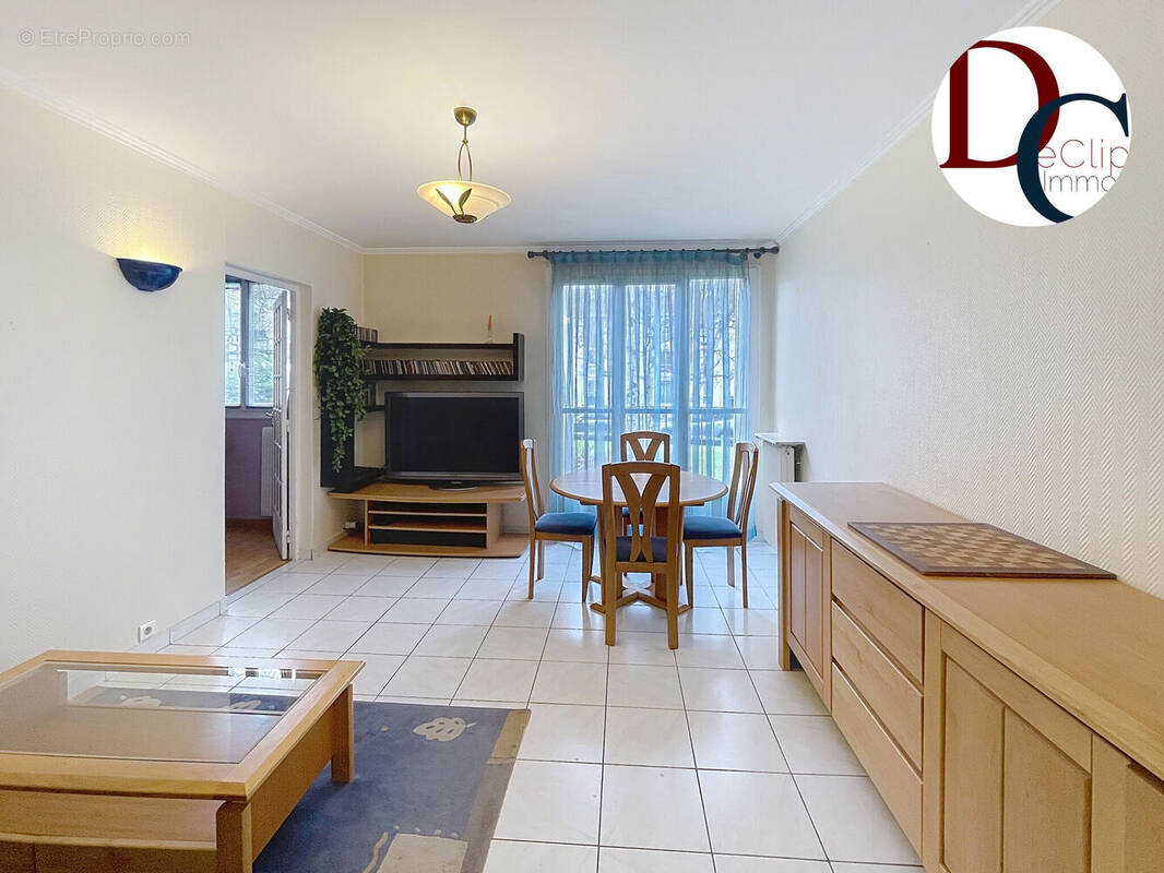 Photo 1 - Appartement à EZANVILLE