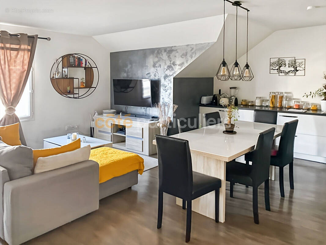 Appartement à MOISSY-CRAMAYEL