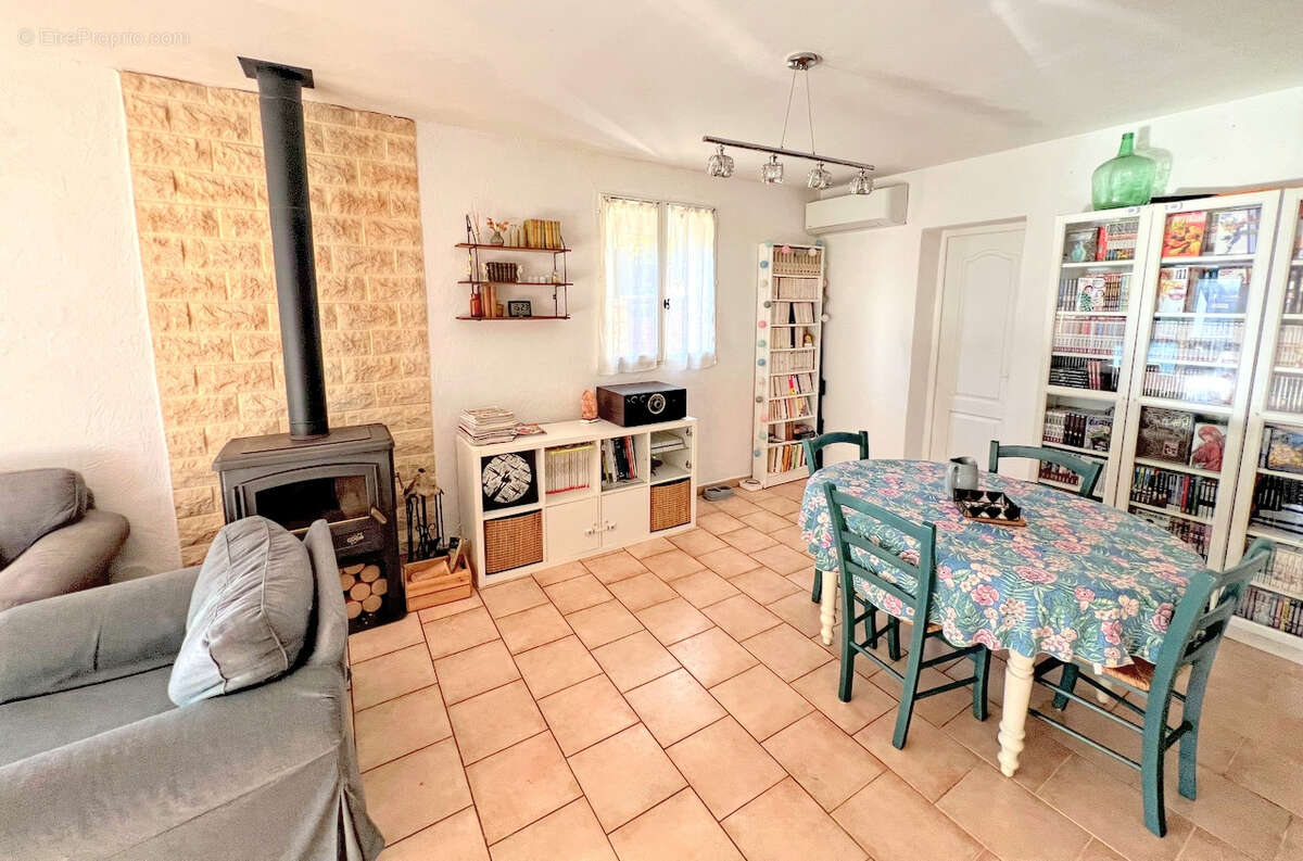 Maison à SOLLIES-TOUCAS