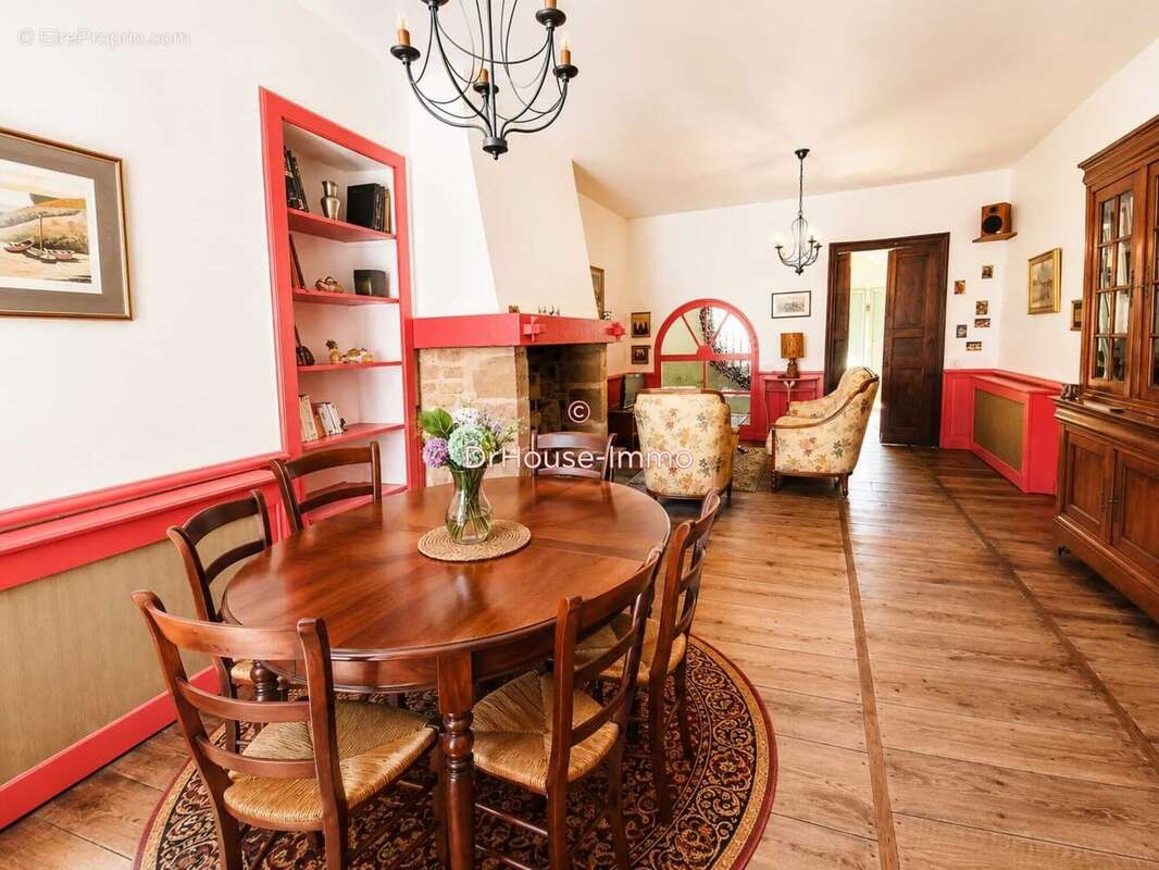 Maison 230 m² à Oloron-Sainte-Marie  - photo 5