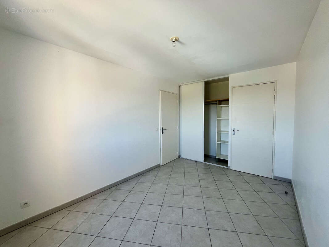 A VENDRE- Appartement T4 avec double garage, parking et terrasse- Résidence avec piscine - photo 8