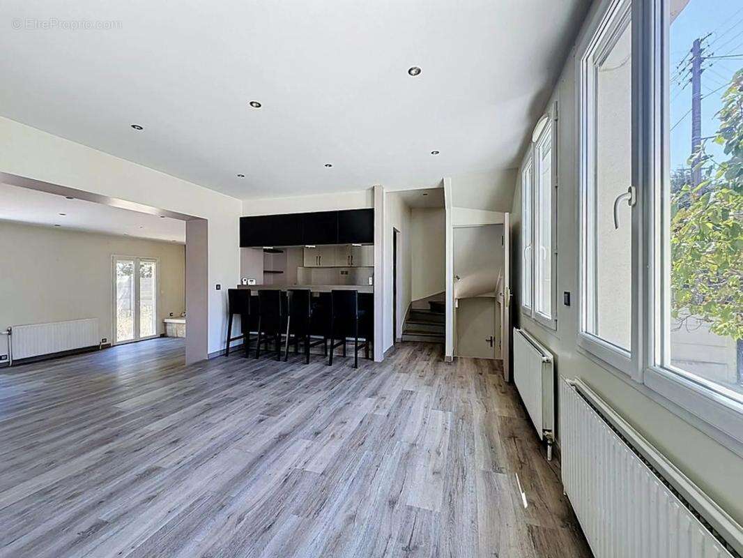 Maison 5 pièces de 100 m² à Ablon-sur-Seine - photo 5