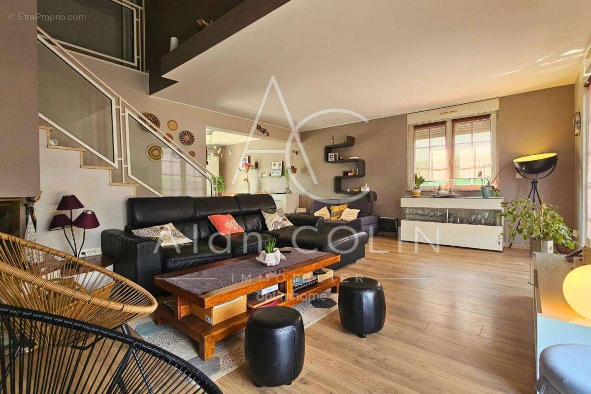 Maison individuelle 4 façades – 182 m² – 4 chambres – Terrain de 8 ares à Yutz - photo 2