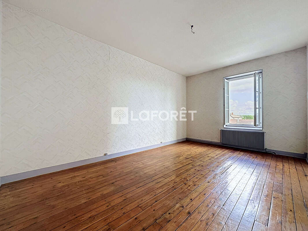 Appartement à SAINT-TRIVIER-SUR-MOIGNANS