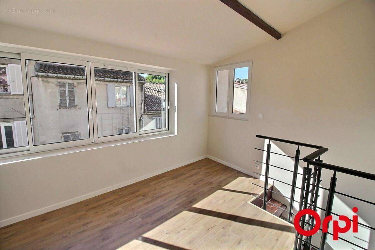 Appartement à AURIOL