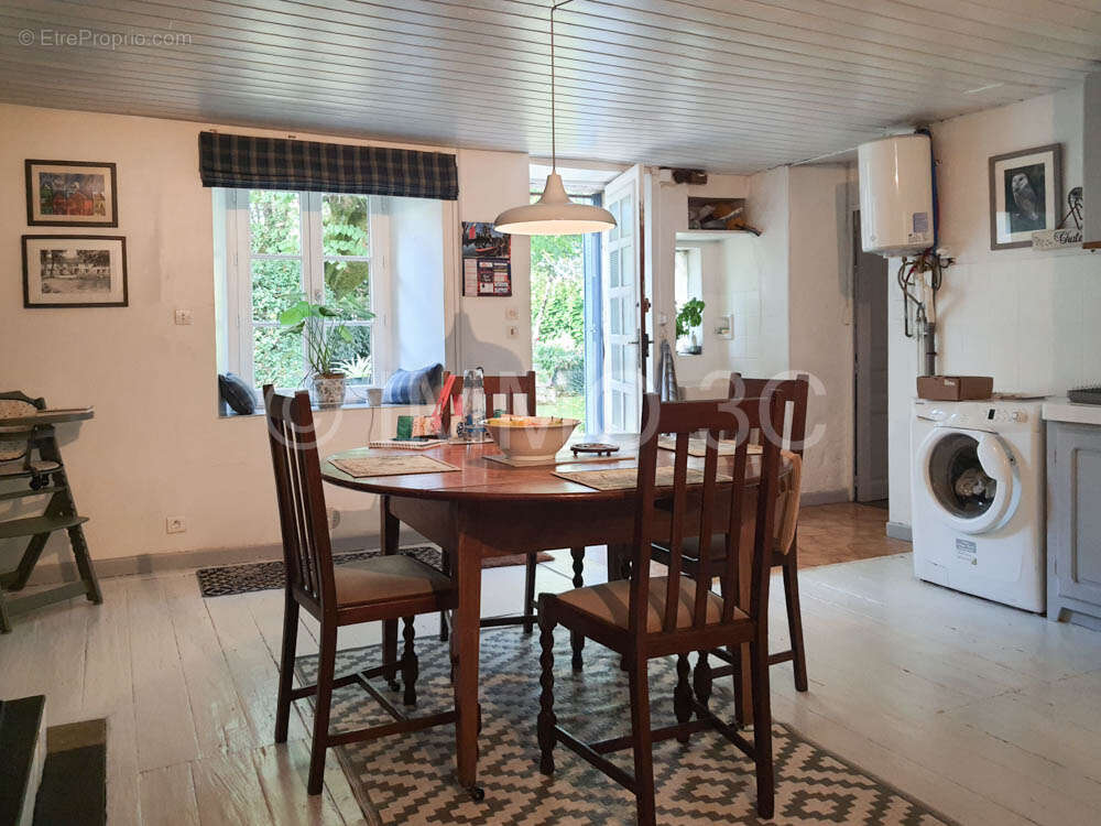 Maison à CHEF-BOUTONNE