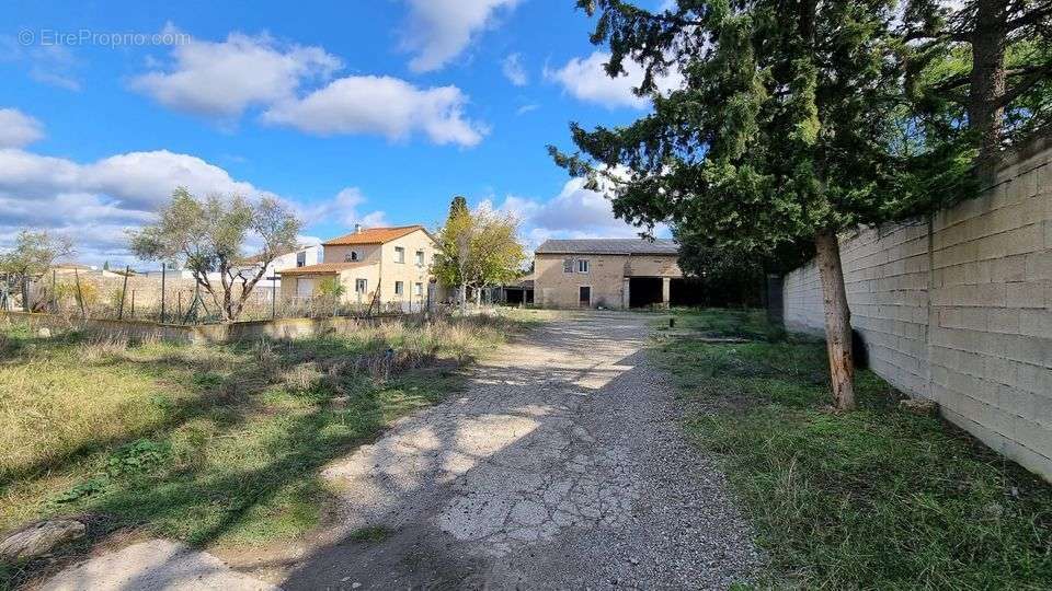 Autre à THEZAN-LES-BEZIERS