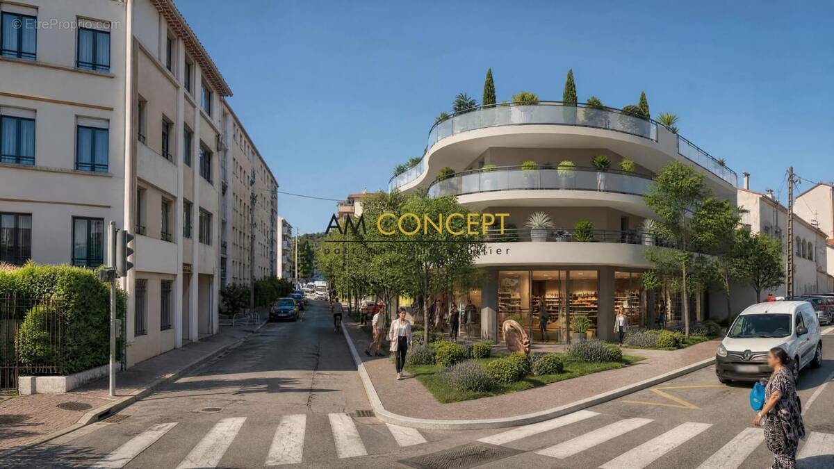 Commerce à VALLAURIS