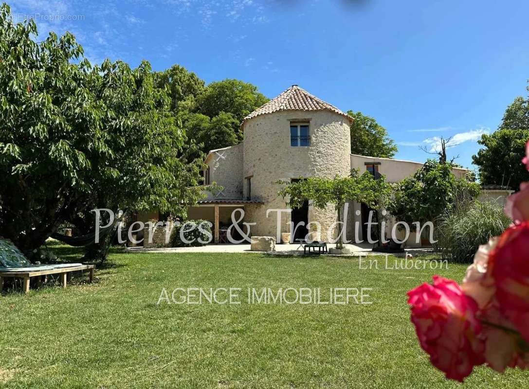 Maison à SIMIANE-LA-ROTONDE