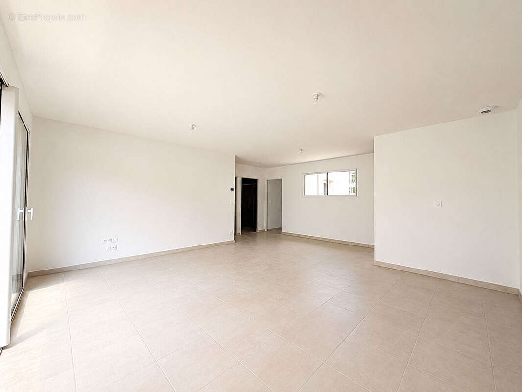 Maison neuve 3 pièces à vendre à Aytré - Confort et calme garantis ! - photo 2