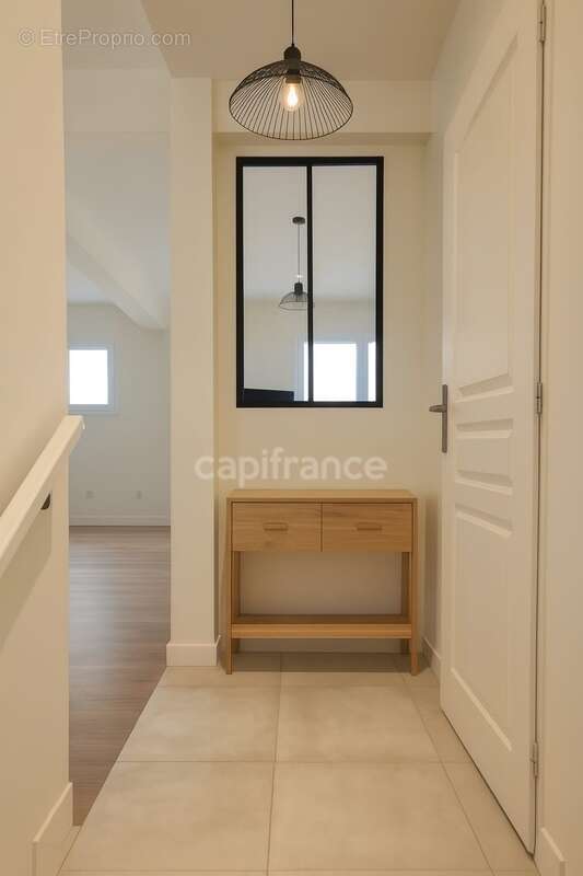 Maison à vendre 4 pièces ROYAN (17) - Quartier du parc - Grand Garage - photo 5