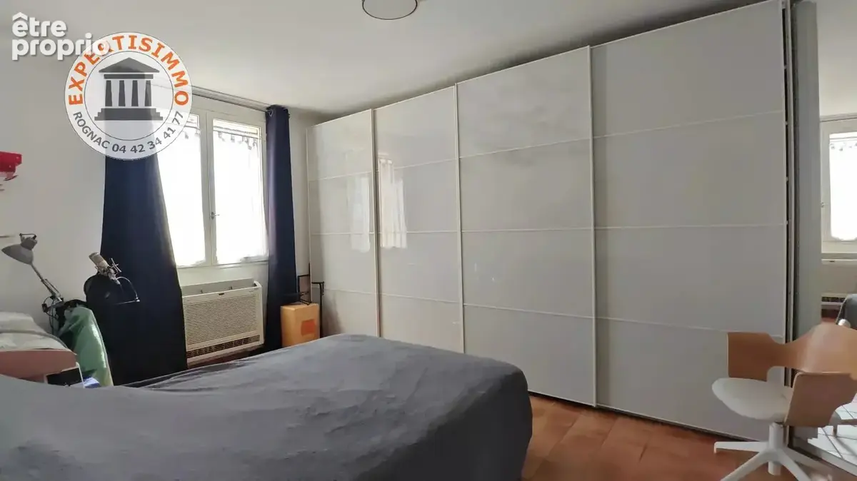 La Fare les oliviers - villa d'architecte  176m² sur 810m² de terrain - photo 11