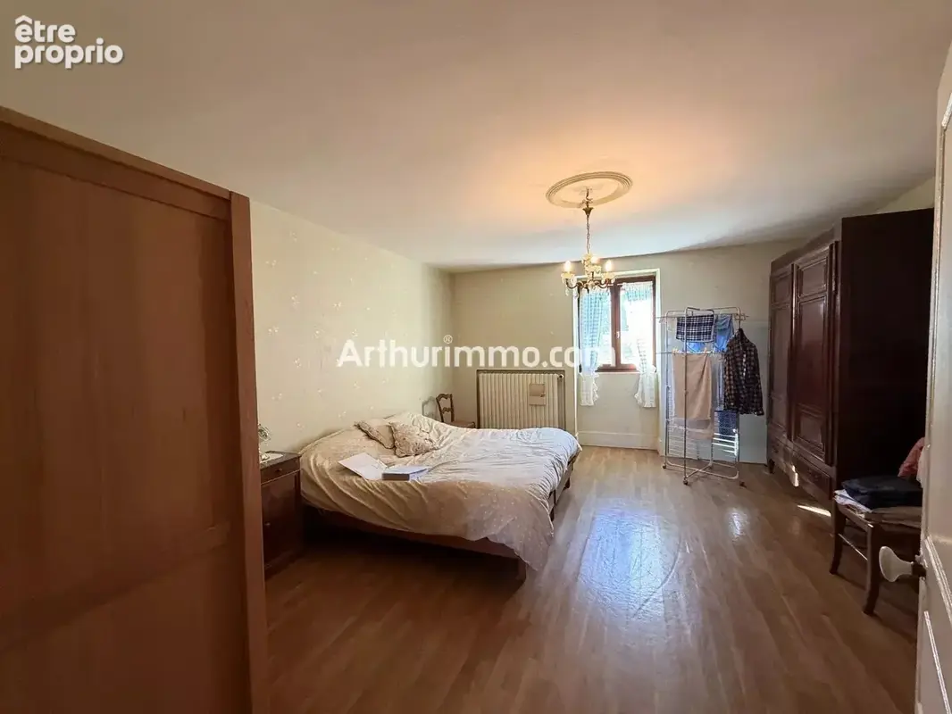 Corps de ferme en pierre a renover – 4 800 m² de terrain – 250 m² de dépendances - photo 13