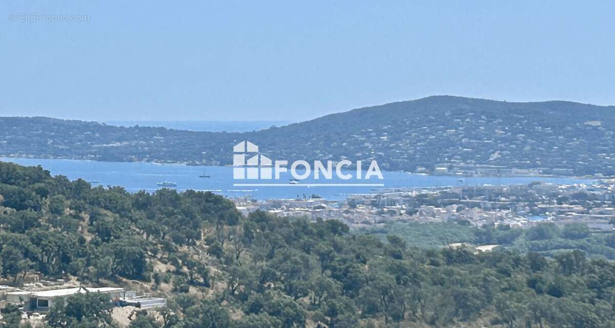Appartement à GRIMAUD
