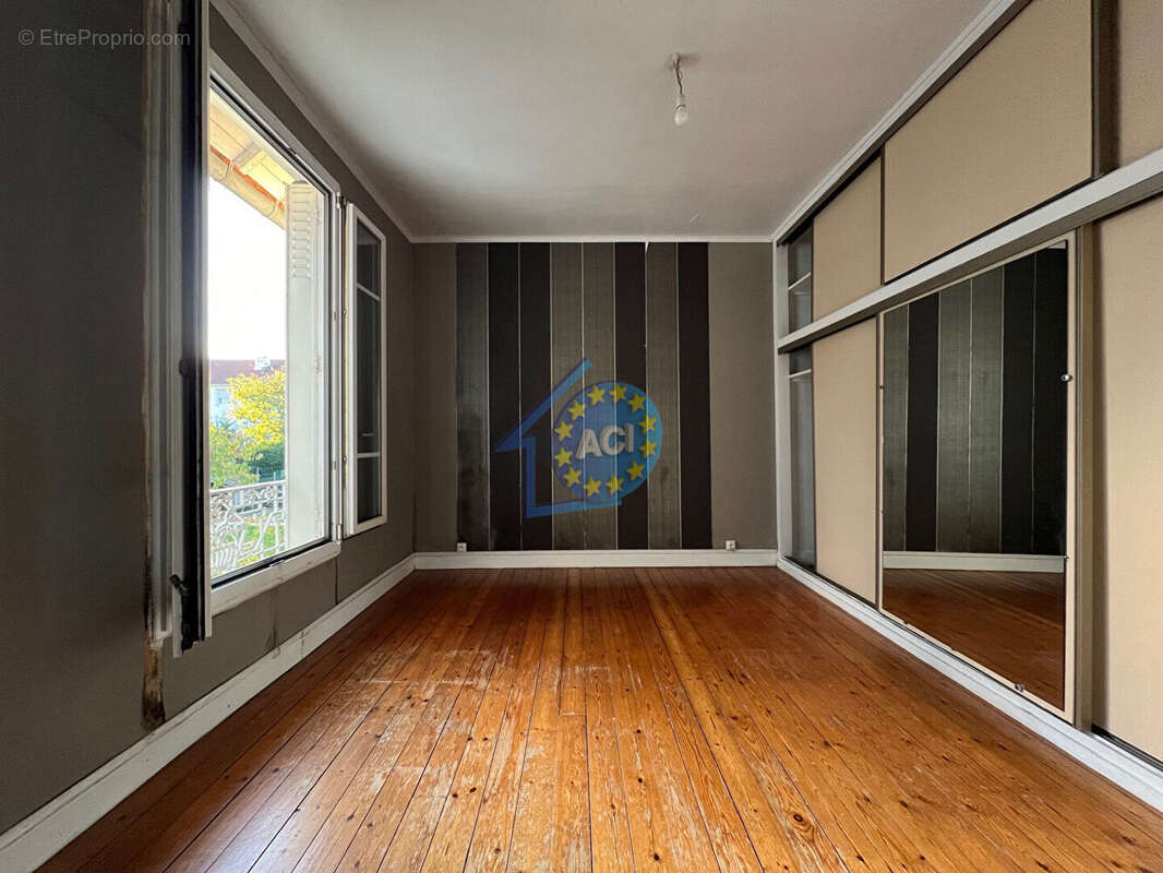 Maison à MANTES-LA-VILLE