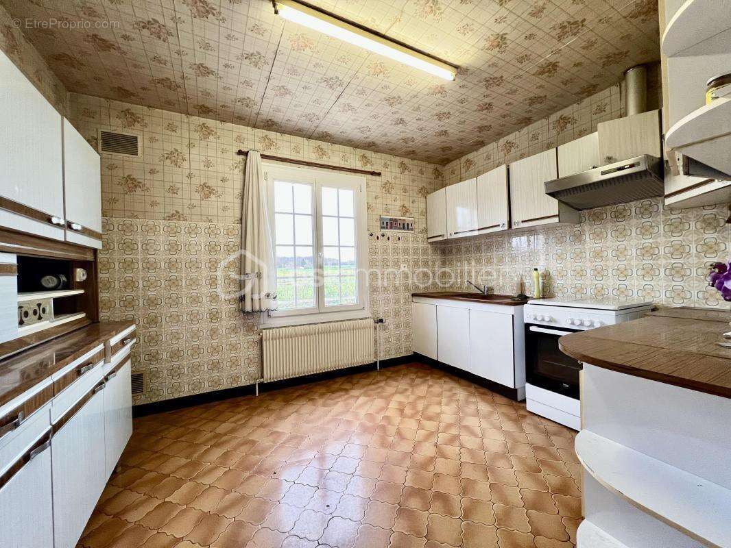 Maison à CHEMILLY-SUR-YONNE