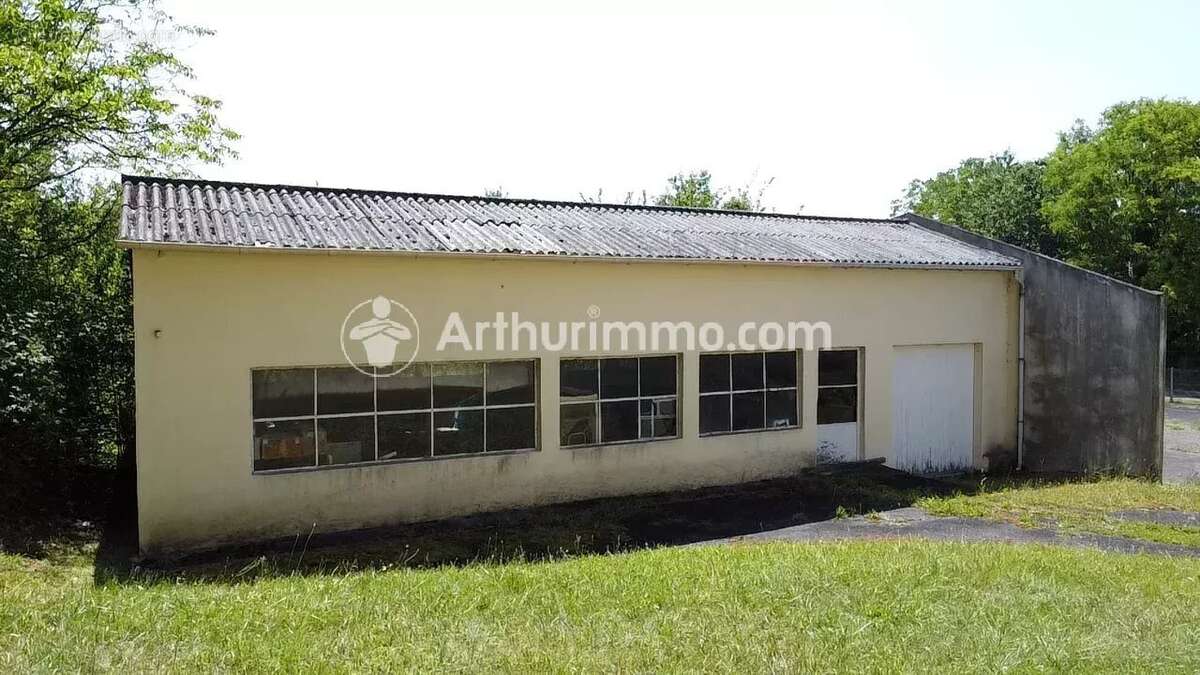 Maison à étage, 118 m², 2 ch, hangar - photo 2