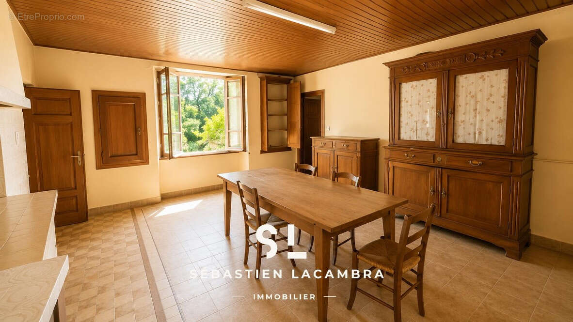 Maison à JOUQUEVIEL