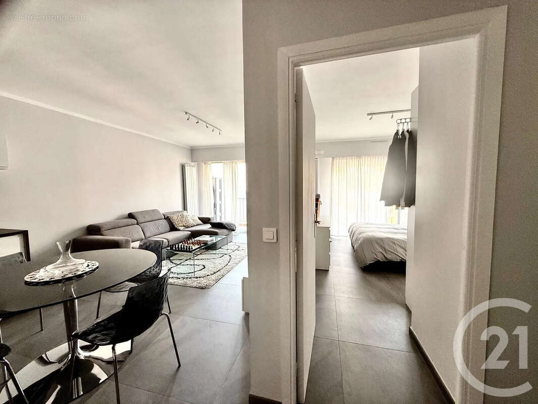 Appartement à ROQUEBRUNE-CAP-MARTIN