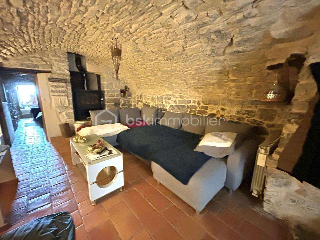 Maison à VIOLS-LE-FORT