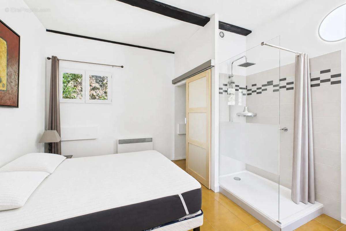 Vente de cette unique propriété de 12 pièces, 288 m², située à Amélie-les-Bains-Palalda - photo 10