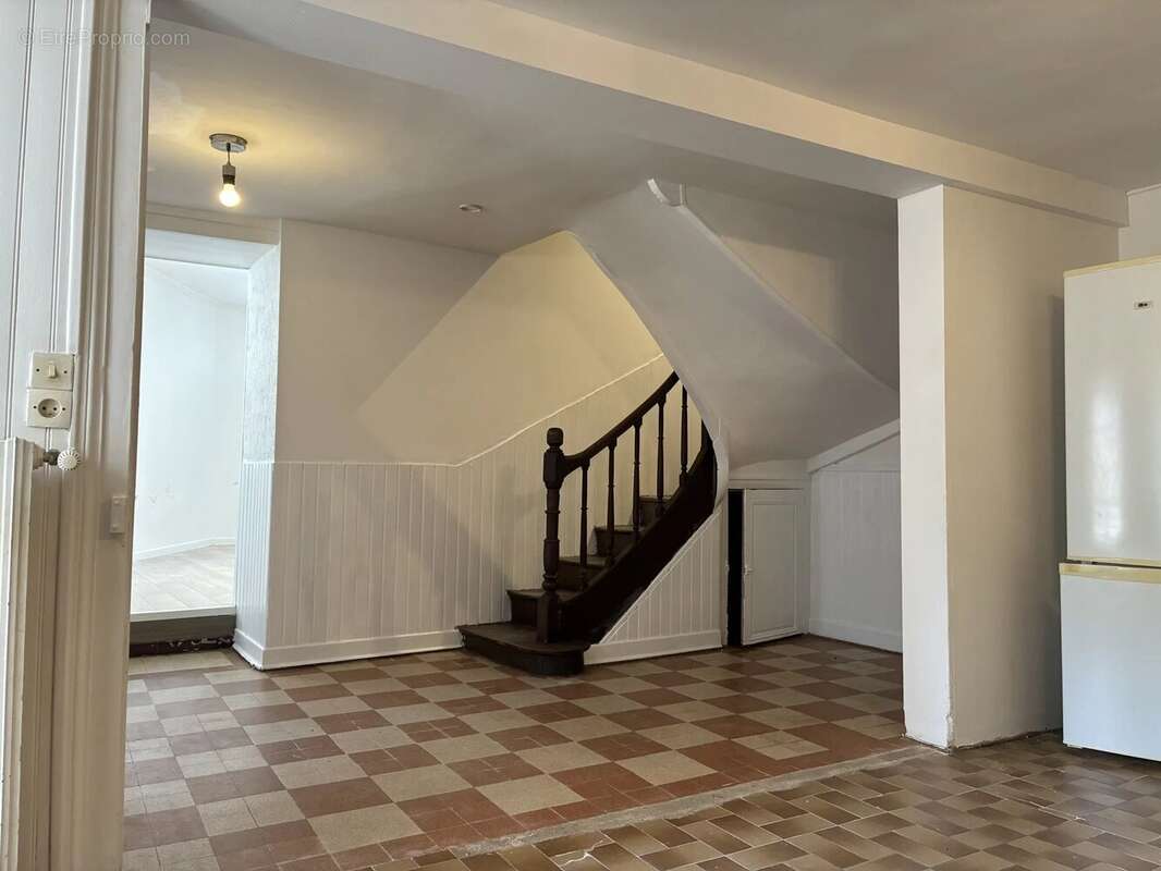 Maison de ville à Montmorillon, idéal pour investisseurs - photo 4