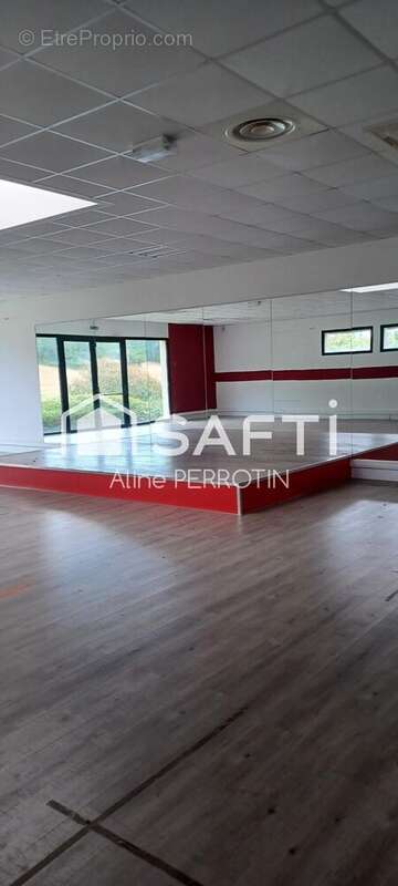 Photo 6 - Commerce à SABLE-SUR-SARTHE