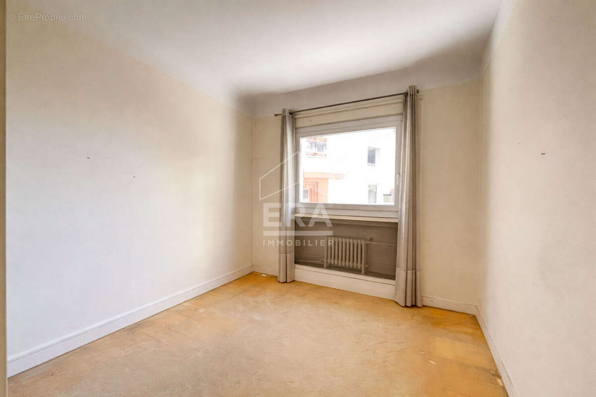 Appartement à LEVALLOIS-PERRET