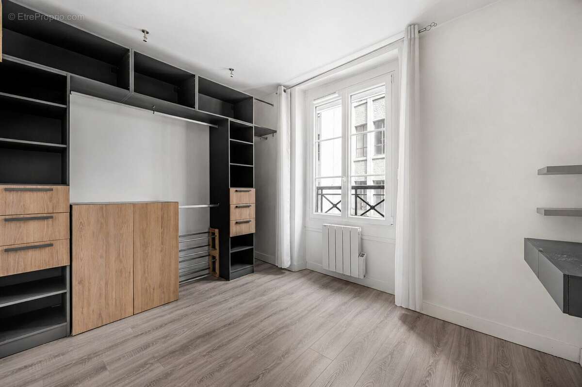 Appartement à PARIS-3E