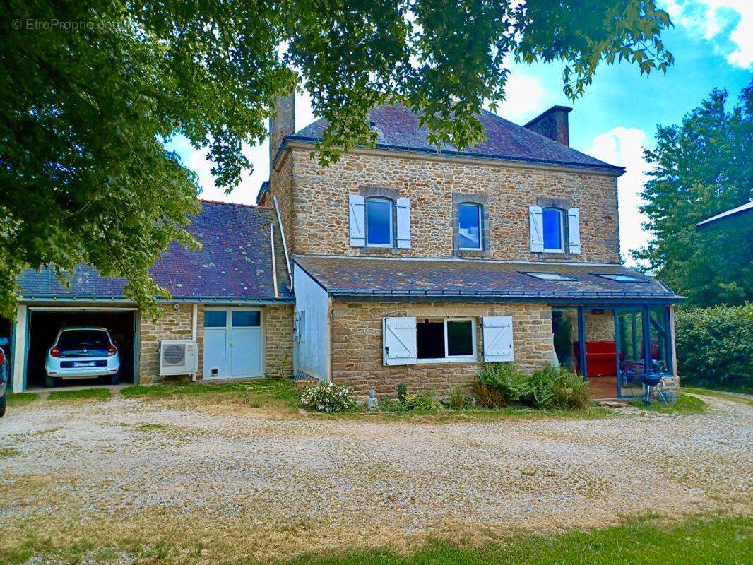 Maison à LOCQUELTAS