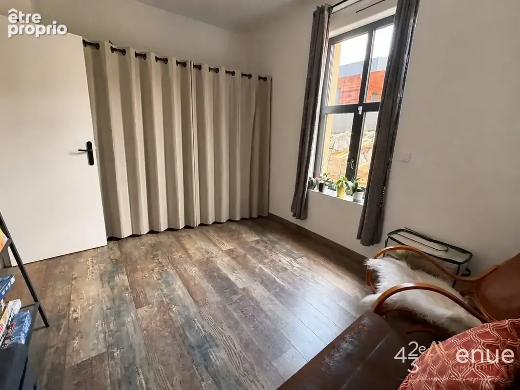 Appartement 4 pièces 97 m² à vendre à Unieux (42240) - photo 7