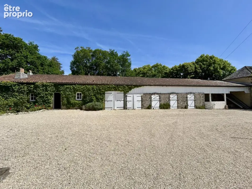 Château du XVIIIe siècle restauré avec soin, avec piscine ch - photo 20