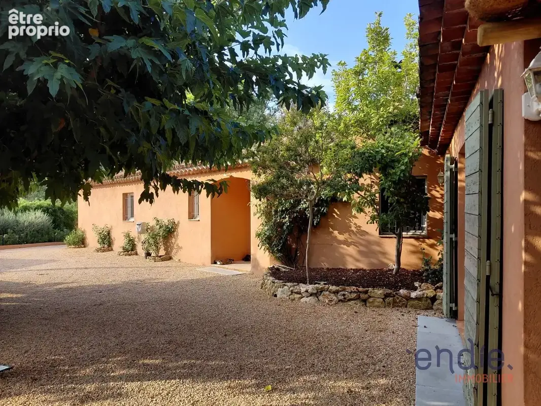 St Antonin du var villa plain pied 240 m² sur 1500  m² avec piscine - photo 21