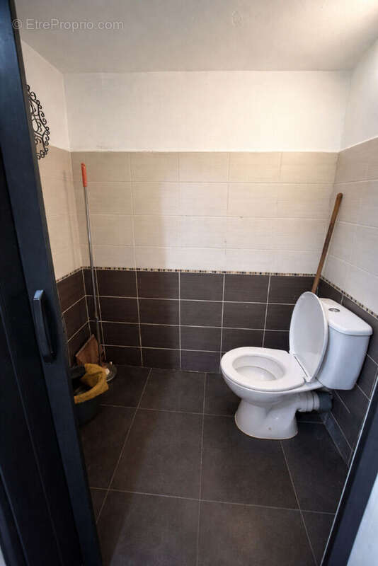 Commerce à MARSEILLE-11E