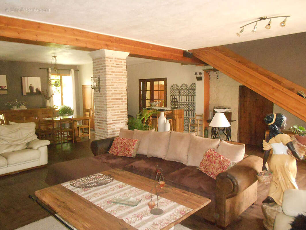 ensemble immobilier à MENESPLET - photo 11