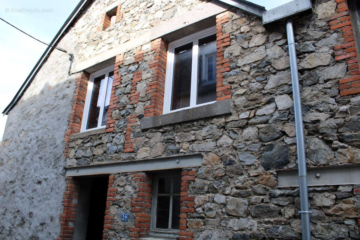 Maison à CONDAT