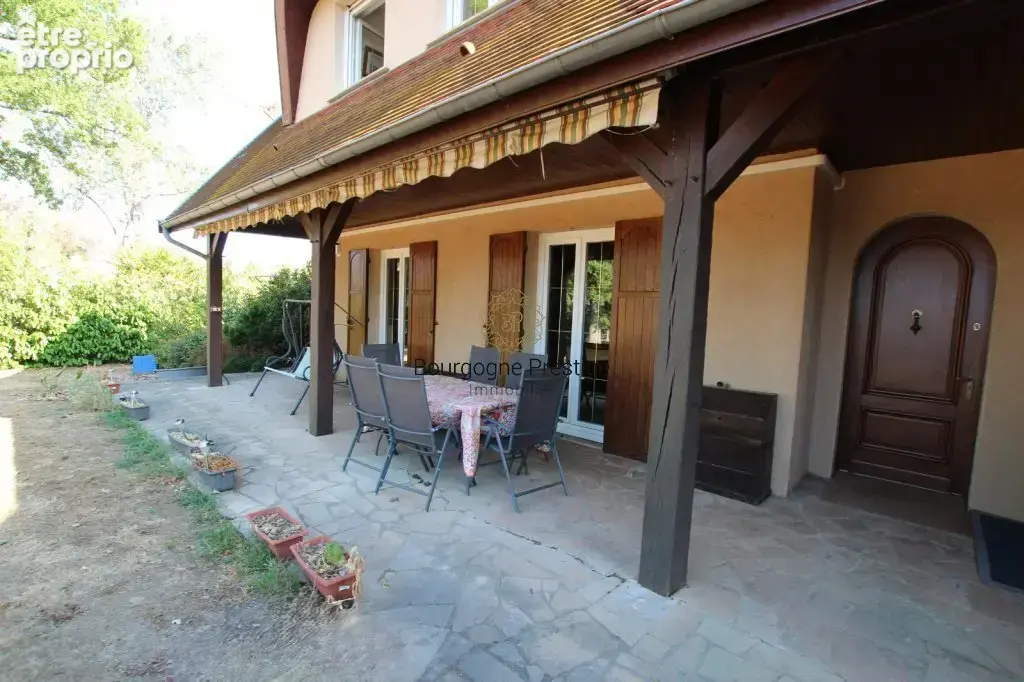Bourgogne du sud- belle maison familiale 204 m²  -terrain de 8257 m² -sous-sol - acces privatif a la loire - photo 3