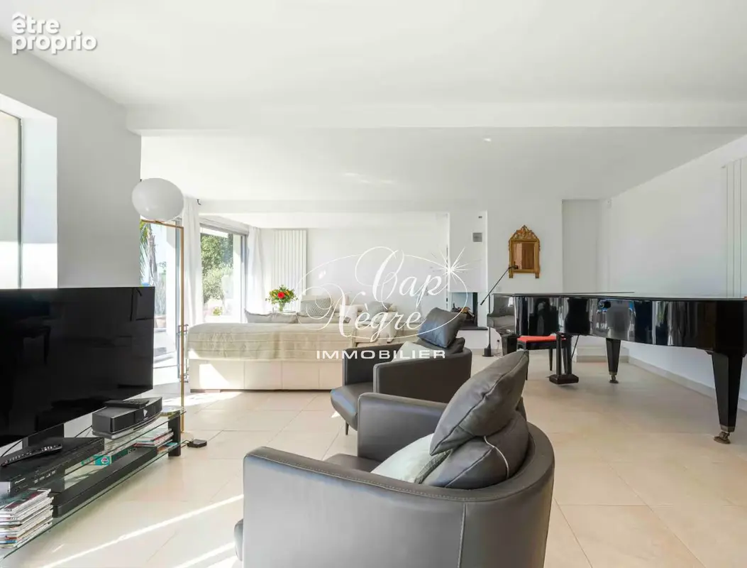 Villa 5 chambres avec piscine et vue mer située proche de l'une des plus belles plages du Lavandou - photo 7