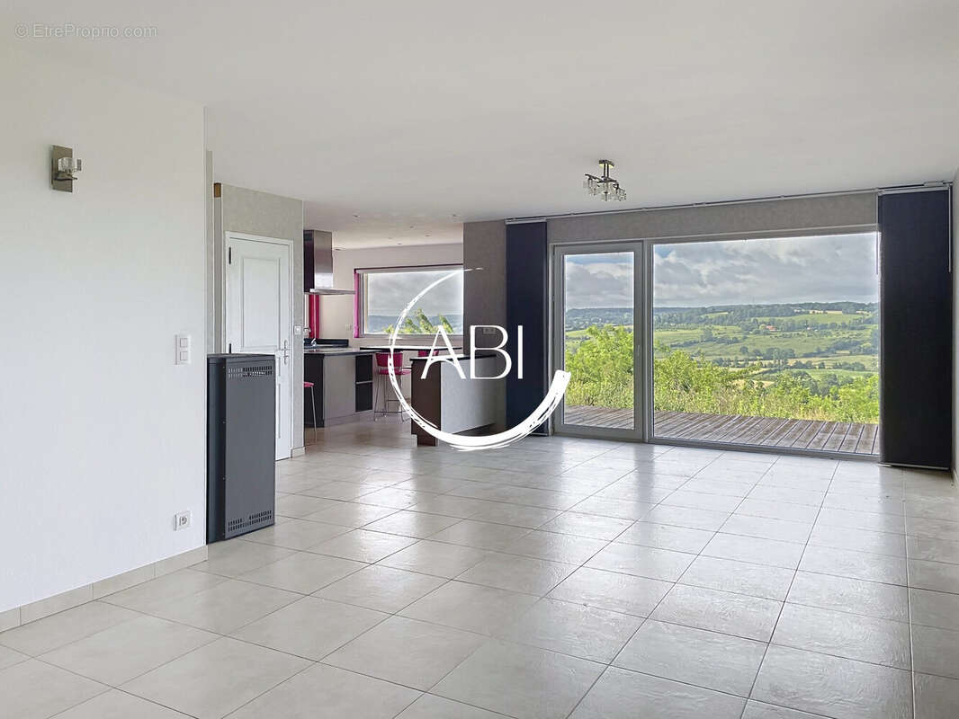 Maison 212 m² à La Breviere  - photo 5